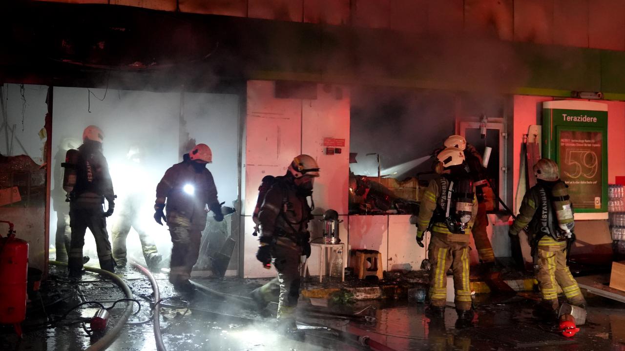 İstanbul’da akaryakıt istasyonunda yangın