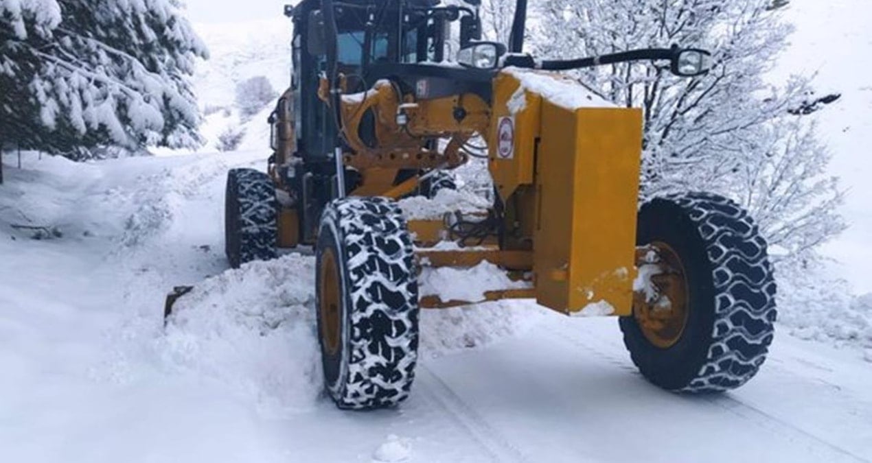 Kardan kapanan 113 köy yolu ulaşıma açıldı